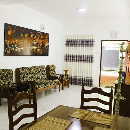 Yoho Travellers Residence Kandy Exterior foto